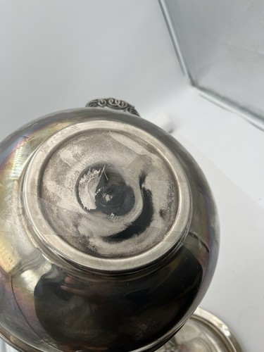Plato de plata vintage para servir con tapa y base de rozaduras - Imagen 8 de 18