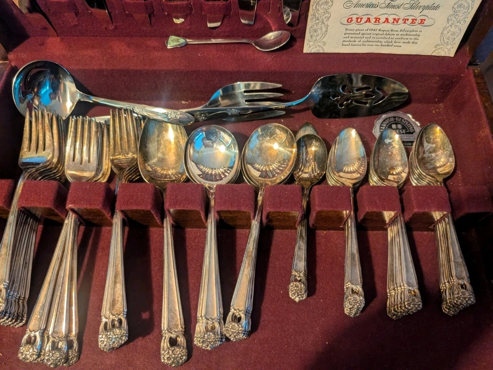 Cubiertos plateados 75 piezas Roger's Bros Eternally Yours Pattern Foto 3 de 4