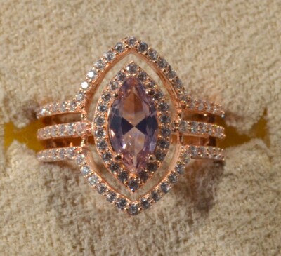 MORGANITE SIM-WHITE DIAMOND SIMS-HALO-BELLA LUCE(r) RING-SZ 6-ETERNO ROSE