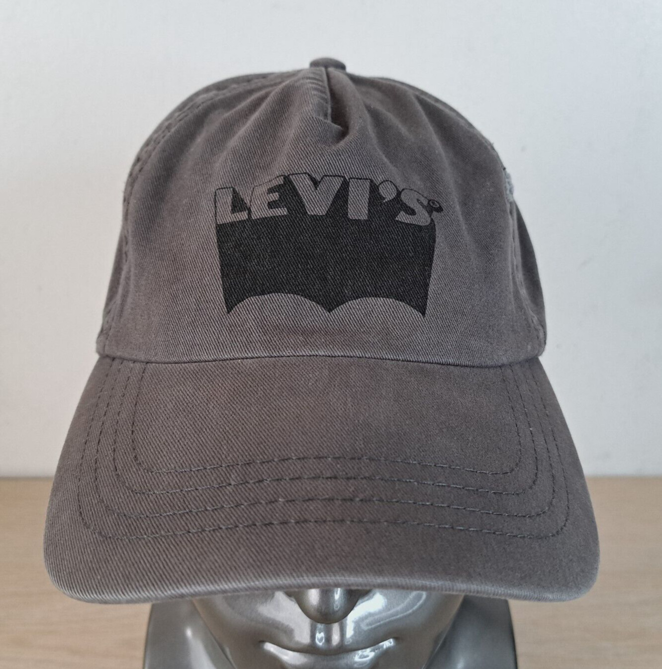 LEVI'S ADJUSTABLE SNAPBACK BASEBALL HAT/CAP, GRAY… - image 1