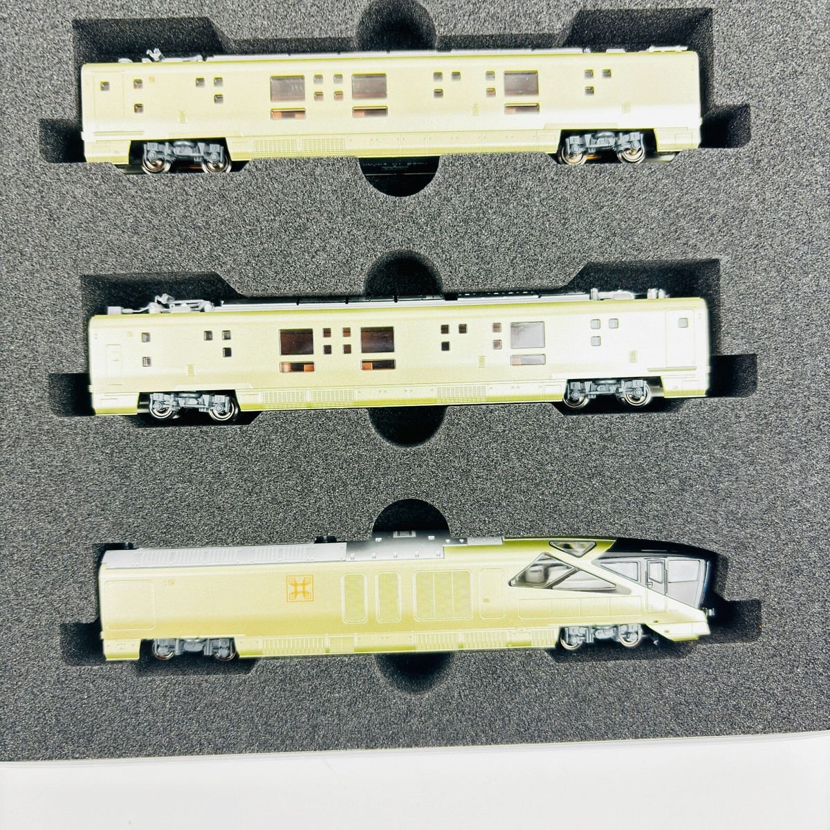 Kato TRAIN SUITE Shiki-Shima 10-Car Set N Scale Type E001 Limited