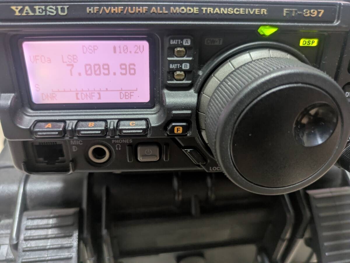 YAESU FT-897DM  ５０W  HF〜４３０MHz動作品 FT-897DMは出力50W 固定に、移動運用にピッタリ！ HF/50/144