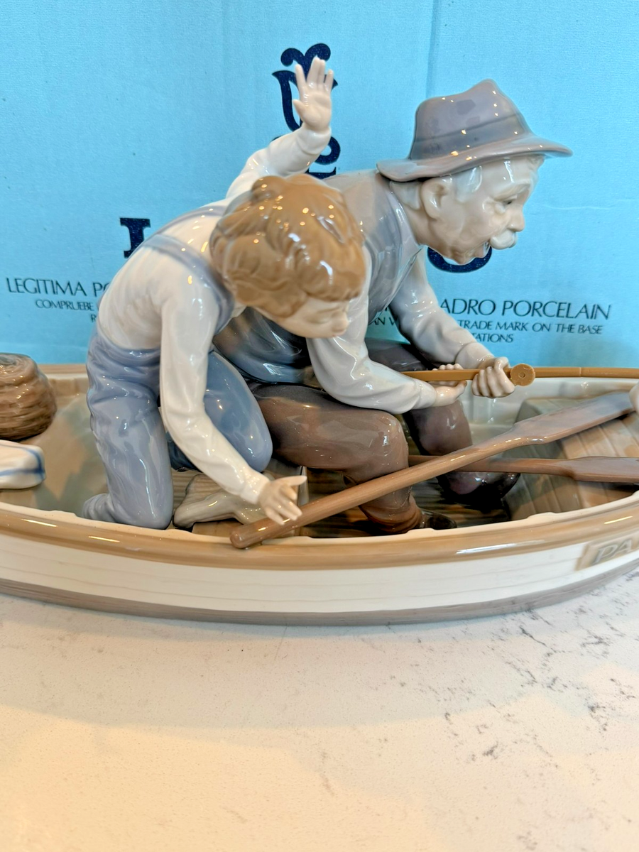 Lladro Paloma Boat Figurine Fishing #5215 Porcelain Sculpture w
