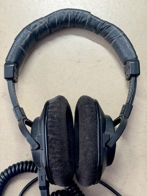 Beyerdynamic DT 250 80 ohm Closed-back Broadcast and Studio Headphones