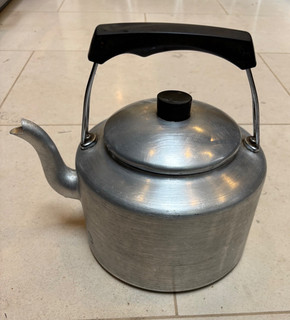Vintage Agaluxe 6 pInt / 3.4 litre aluminium kettle