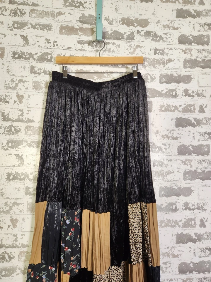 Vintage Patchwork Black Velvet Maxi Skirt Large Boho Hippie Grunge Y2K Floral - Image 2 of 4