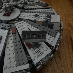 LEGO Star Wars 2015 ~ Millennium Falcon (Force Awakens) 75105 ~ Used 