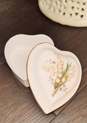 Vintage SPODE Heart Shaped Porcelain Lidded Trinket Box Floral Forget Me Not