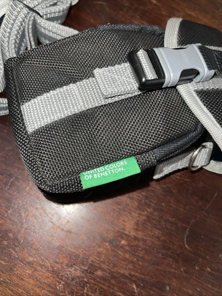 Vintage United Colors of Benetton Camera/phone Carry Case Cross Body Zip Buckle - Image 2 of 4
