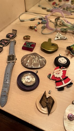 Vintage Jewellery Job Lot Bundle Watches Brooches Pendants Necklaces Mixed Lot - Picture 8 of 20