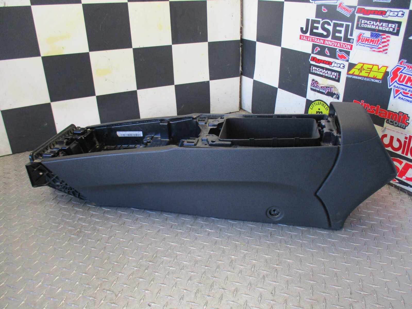 14-17 2017 Maserati Ghibli CENTER CONSOLE 105157436 105088372C 06700190440