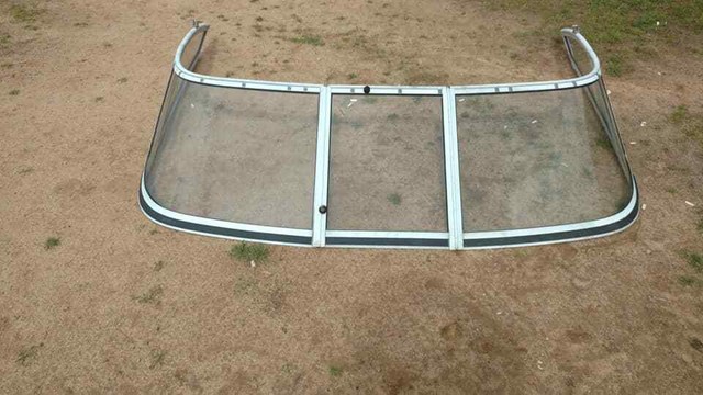 ski boat windscreen