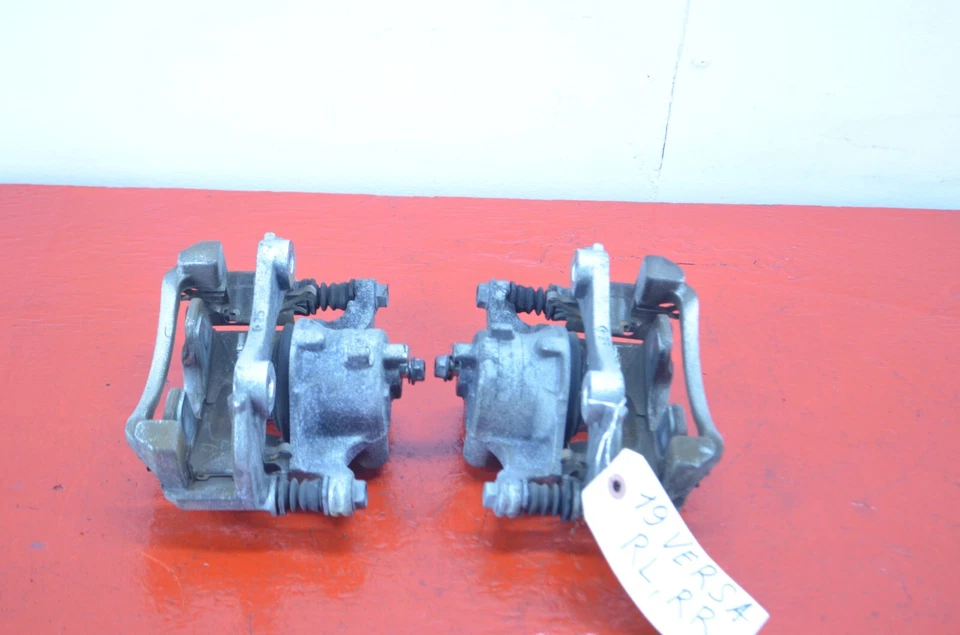 14-19 NISSAN VERSA NOTE REAR LEFT / RIGHT BRAKE CALIPER SET OEM - Image 2 of 4