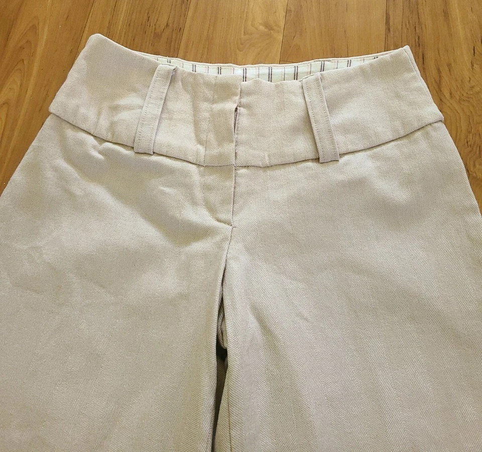 Pantalones Charlotte Russe Mujer Jrs Talla 3 Beige Capri Cortos Texturizados Rayas 25X19 Foto 4 de 4