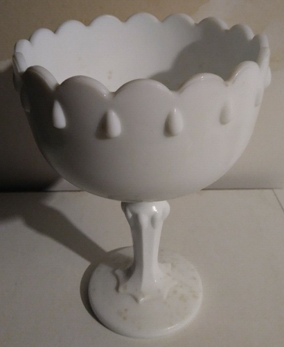 Copa de vidrio Indiana vintage, blanco leche, pedestal lágrima, taza boca ancha - Imagen 5 de 8