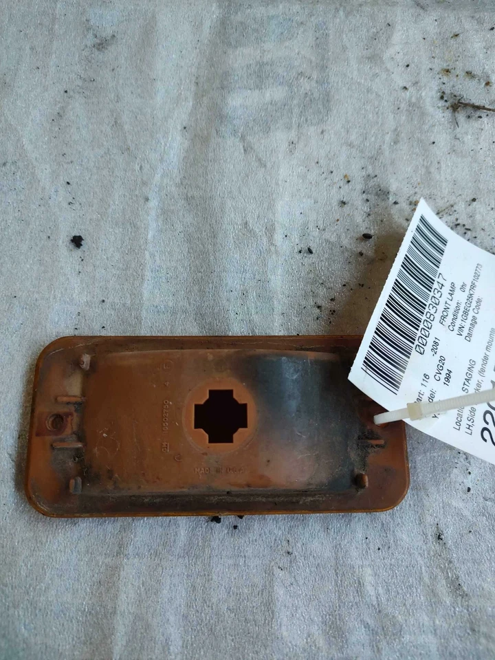 Luz de señalización lateral derecha o derecha Chevy Van G10 G20 G30 1985-1995 OEM 915489 Foto 2 de 2