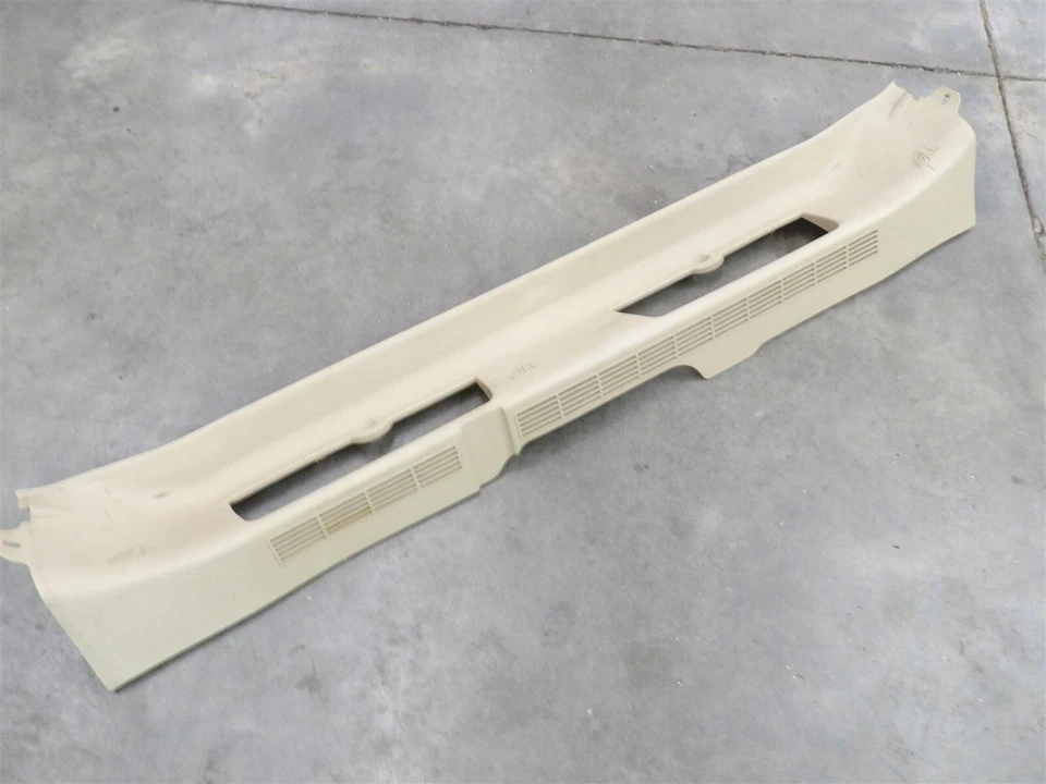 Tapicería de piso trasera de cabina @ Midgate Light Cashmere 2007-2013 Chevy Avalanche Foto 2 de 4