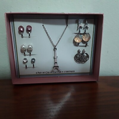 Womens necklace clip on earrings set Eiffel Tower brand Piper new