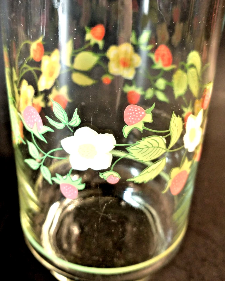 Sunda de fresa Corelle Coordinates 10 oz. vaso 5" alto luz rayado Foto 4 de 4