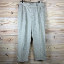 NWT Dockers Mens 36x34 SIGNATURE KHAKI Relaxed Fit Pleated