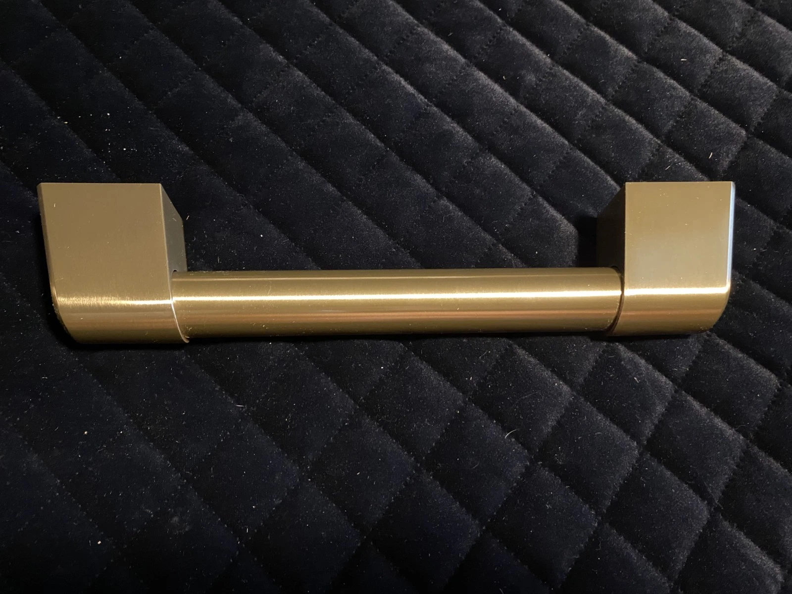 (1) CAFE GE BRUSHED BRASS smaller handle for 48” Pro Range and Rangetop
Opens in a new window or tab