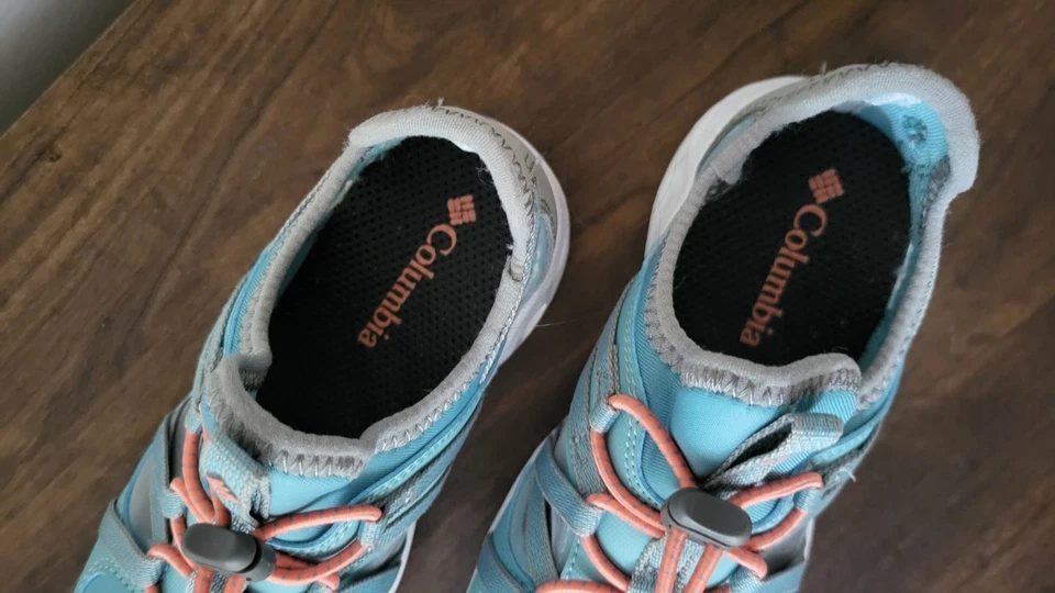 Columbia 儿童 OKOLONA 水上户外鞋 12 码 一脚蹬 蹦极 关闭 二手状况完好 — 第 4/4 张图片