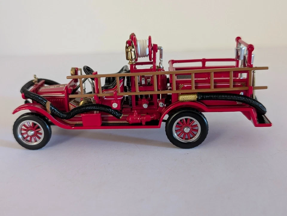 Matchbox Collectibles  YFE22-M  1916 Ford Model T Fire Engine - Image 2 of 4