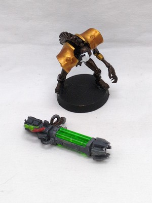 *Needs Repair* Warhammer 40k Gauss Cannon Plastic Miniature