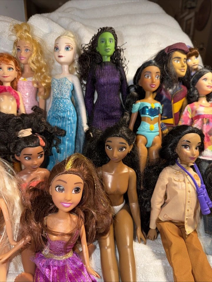 Muñecas de moda Barbie de personajes surtidos de Disney Foto 4 de 4