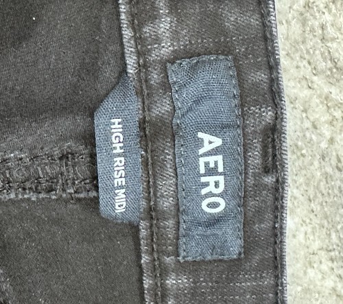 American Eagle Women’s High Rise Mom Jean Shorts Size 0 Distressed Ripped - Picture 3 of 6