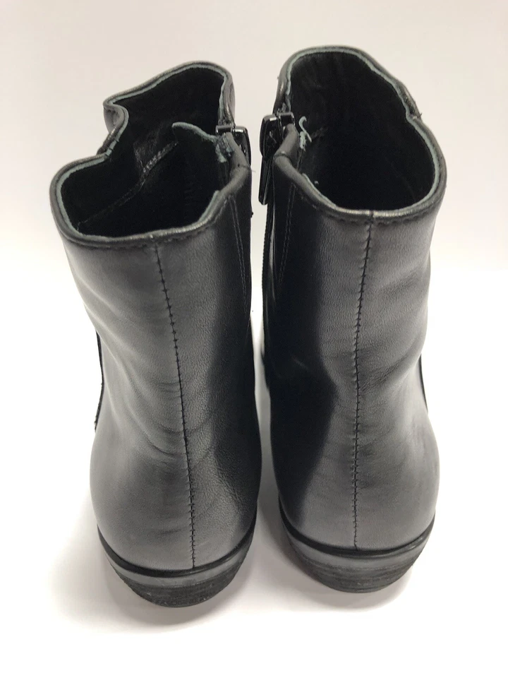 Walking Cradles Women’s Elsie, Black Zip Ankle Boot, Size 6M - Image 4 of 4