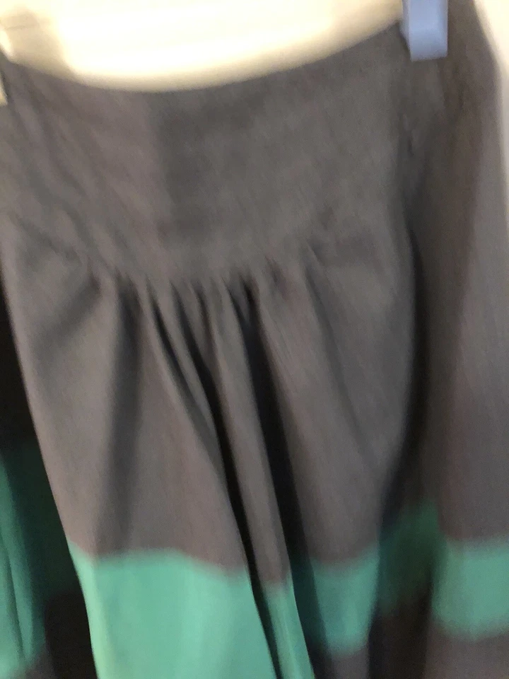 叠叠乐奇萨托羊毛真丝灰色半身裙,尺寸 2 — 第 3/4 张图片