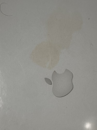 Apple MacBook (13-inch, Mid 2010) - Core 2 Duo 2.4 GHz - 2 GB RAM - VG Condition - Picture 16 of 20