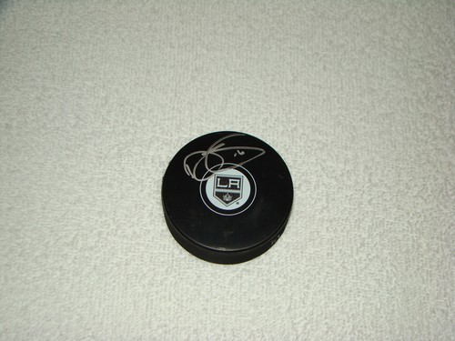 Devin Setoguchi Hand Signed Los Angeles Kings Logo Puck NHL Hockey Autograph LA - Picture 3 of 3