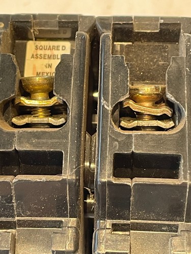 Square D Homeline 30 Amp 2-Pole Circuit Breaker HOM230CP - Picture 2 of 6