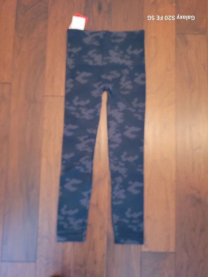 Новые бесшовные леггинсы Spanx Look at Me Now в черном камуфляже FL3515, женские средние - Изображение 3 из 3