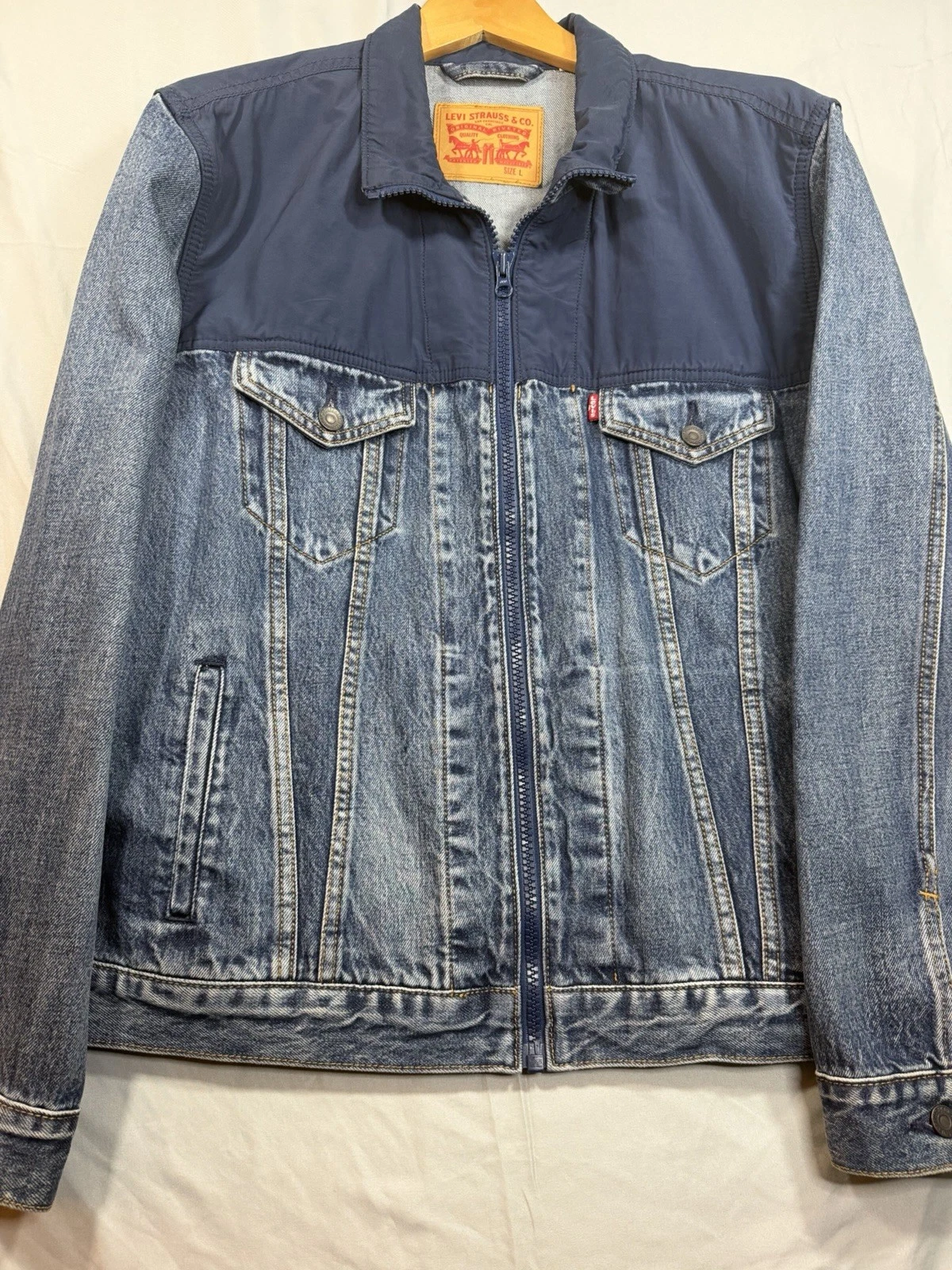 Levi Strauss & Co. Men’s Blue Denim Trucker Jacket Full Zip, Pockets L image 9