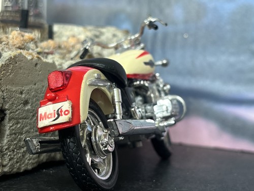 ποΈ Set modellini moto circa 1:18 - 4x Cruiser/Chopper - Maisto - Honda, Yamaha... - Foto 18 di 22