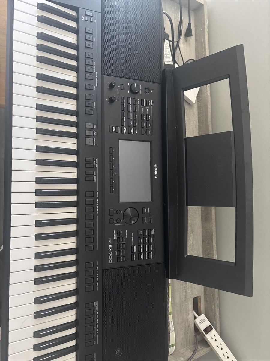 Yamaha PSRSX700 61-Key Mid-level Arranger Keyboard - Black