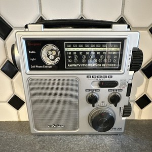 Eton FR-300 Emergency Radio Silver AM/FM Weather Light Hand Crank Charger