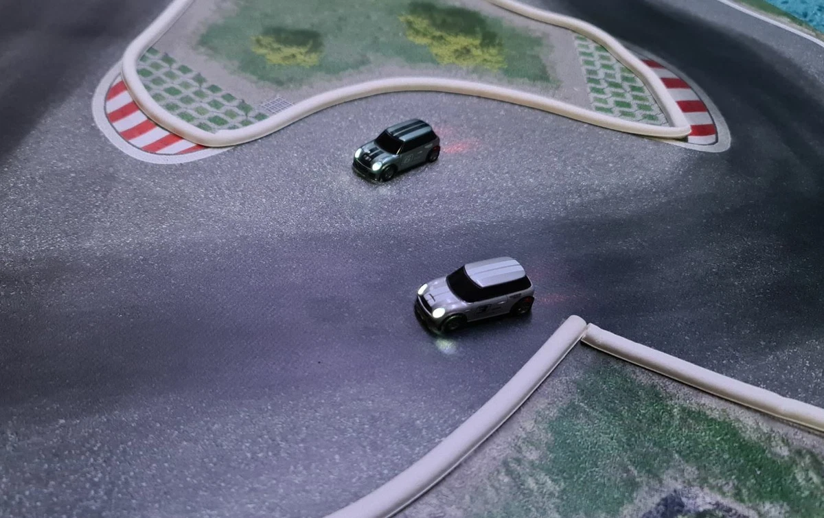 Streckenbegrenzung Leitblanke Selbstklebend für Turbo Racing  1m