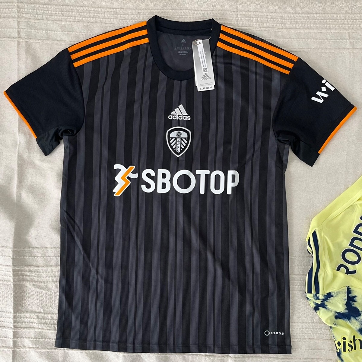 LEEDS UNITED adidas オールウェザージャケット Leeds United 2020 - 2021 Training football Adidas Zip jacket size