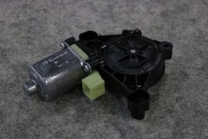 Audi A1 A5 A4 8W Q7 4M R8 4S VW Golf 7 Fensterhebermotor 8W0959801 links rechts