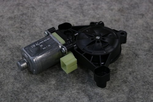 Audi A1 A5 A4 8W Q7 4M R8 4S VW Golf 7 Fensterhebermotor 8W0959801 links rechts