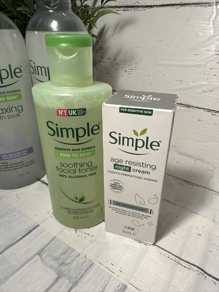 Lote/5 Itens de Cuidados com a Pele Simple Sensitive Fabricados no Reino Unido: Hidratante, Lavagens, Toner Leia! - Imagem 3 de 4