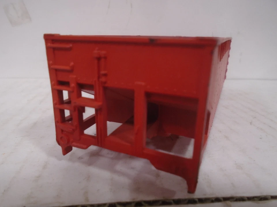 ORIGINAL AMERICAN FLYER S SCALE # PA12D155 RED HOPPER BODY - Image 2 of 4
