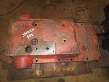 International 856 Rear Frame Top Cover Casting 398352r1    Tractor