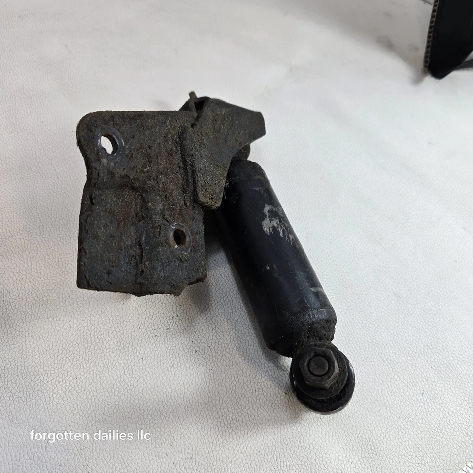 Chrysler Laser Dodge Daytona Turbo Z Engine Strut Mount 4329160 4329162 - Image 2 of 3