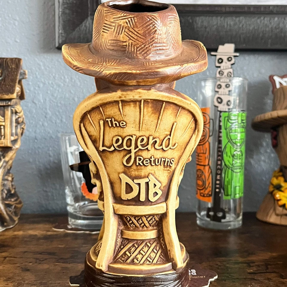 Taza Tiki Don The Beachcomber de colección con los 4 palos DTB Swizzle Foto 2 de 4