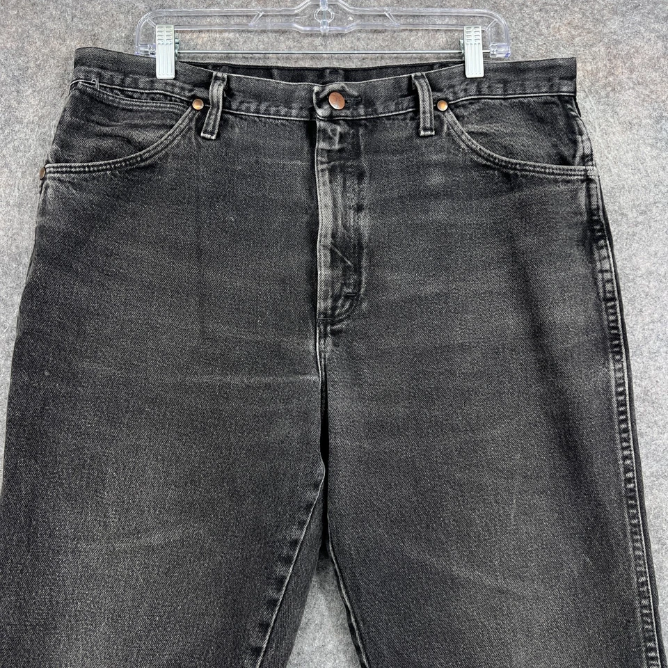 Jeans Wrangler masculino 36x32 preto denim perna reta ajuste clássico 5 bolsos 836W8K - Imagem 2 de 4